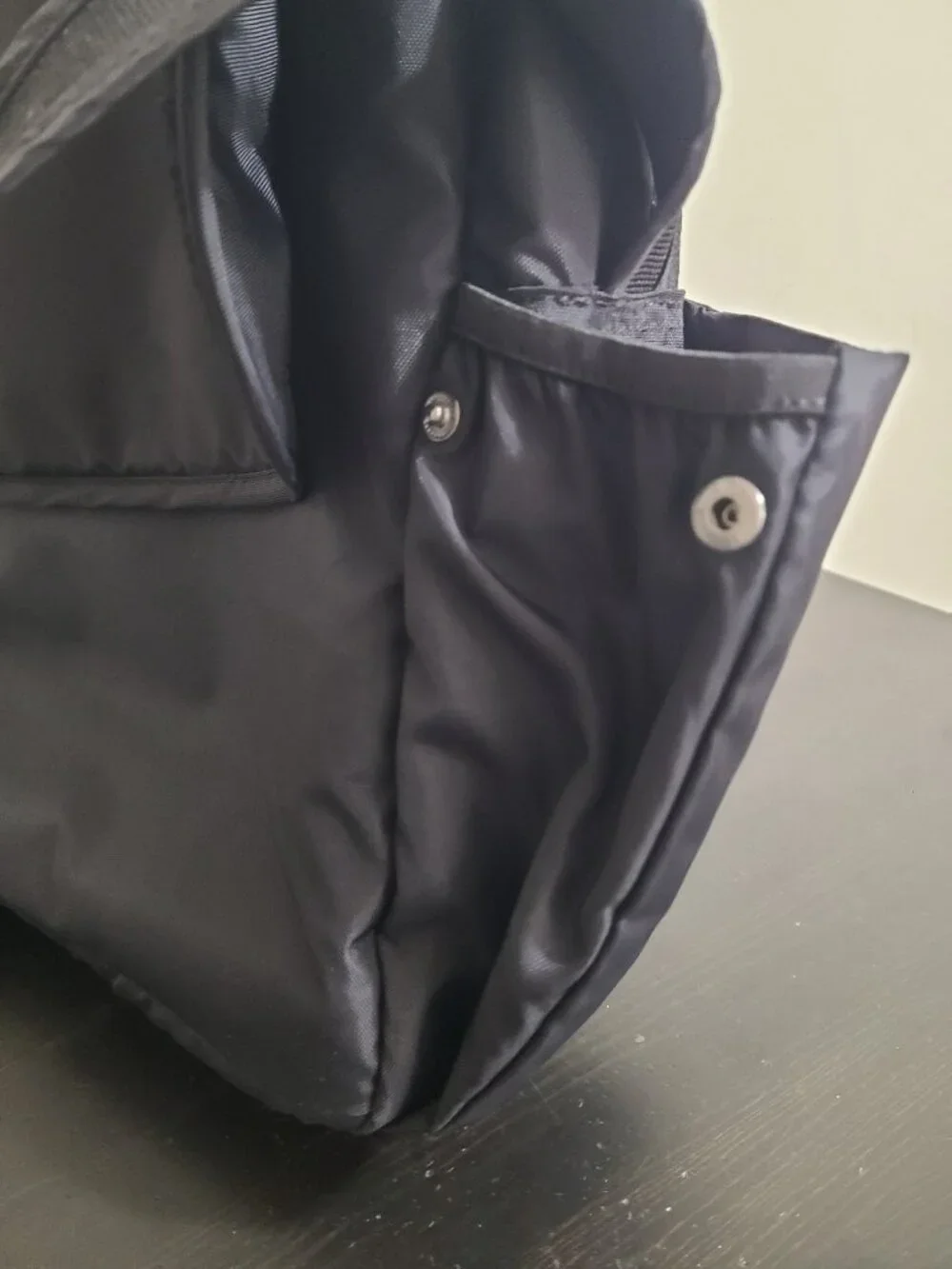 PacSafe Metro 300 GII Anti Theft RFID Shoulder Travel Bag Unisex Nylon